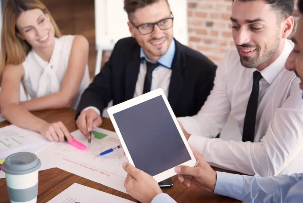 Gestión estratégica de la reputación digital en equipos profesionales y marcas expuestas al entorno online