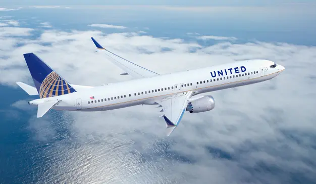 Crisis de marca ejemplos: avión de United Airlines tras el video viral que afectó su reputación